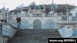 Лестница на миллиард: в Керчи реконструируют архитектурный памятник (фотогалерея)