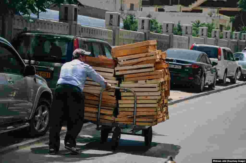 Hər şey çörək üçün