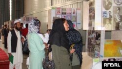 نمایشگاه عکس های افغانی در لیسه امانی 