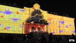 Вчера бе празникът на София, който бе отбелязан с на площад "Княз Александър Първи“ с 3D мапинг шоу - "София градски вибрации - 140 удара в минута".