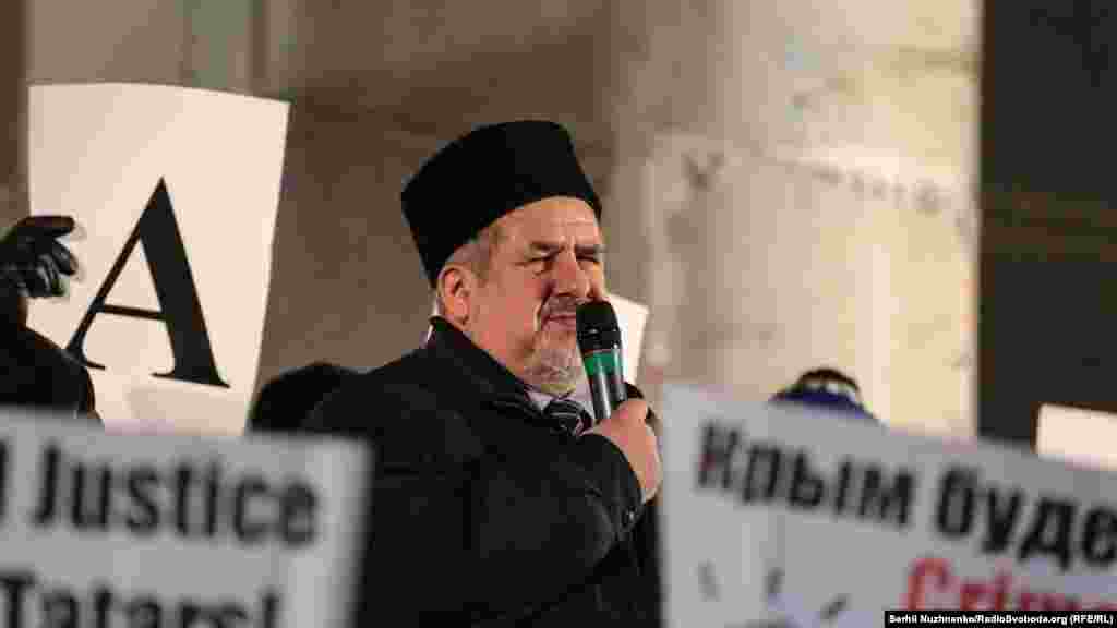 Глава Меджлиса крымскотатарского народа Рефат Чубаров обратился к присутствующим на акции
