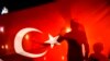 Türkiýe güman edilýänleri tutýar, ABŞ-dan Güleni soraýar