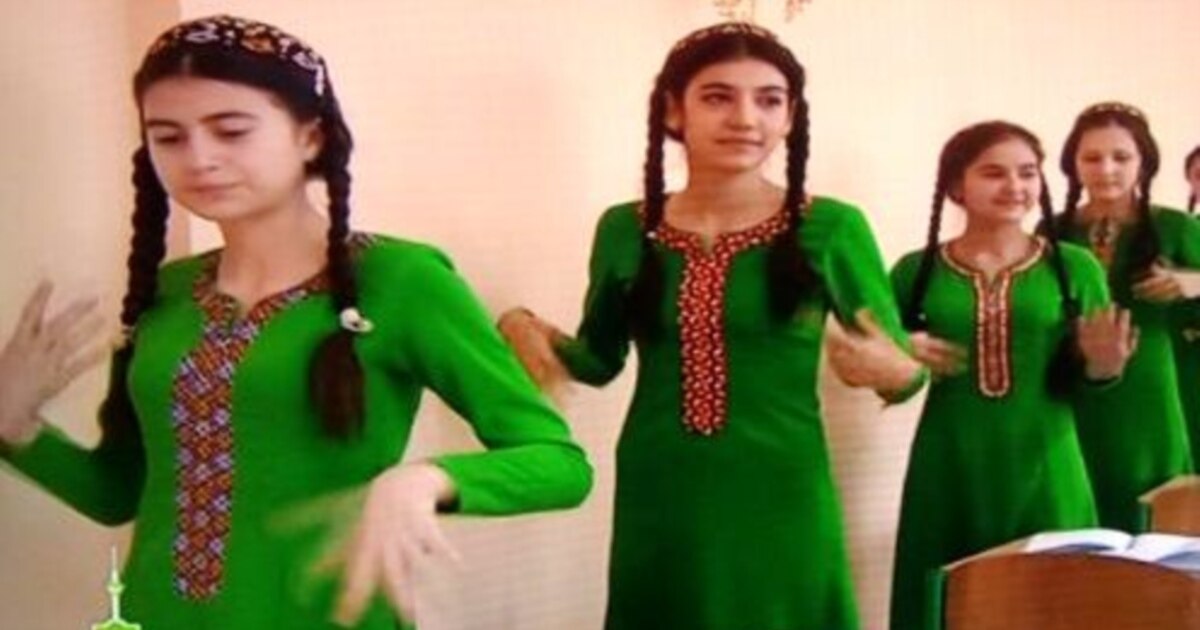 Жатыр мен қынаптың фотосы Порнографиялық фильм, қара нәсілді еркектердің орыс әйелін транзакциялауы.