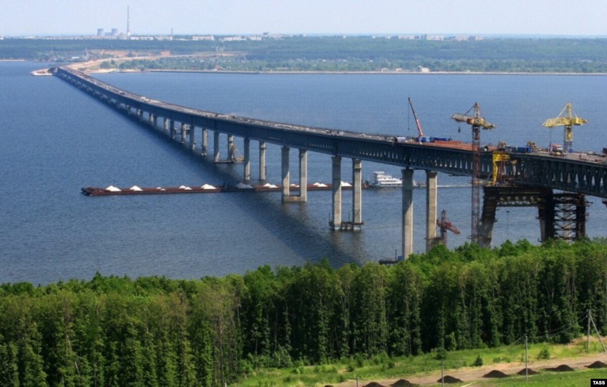 Через тольятти. Мост в Ульяновске через Волгу. Тольятти мост Волга. Мост Ульяновск Тольятти. Ульяновск новый мост через Волгу.