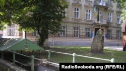 Ця громадська вбиральня не запрацює ніколи – вона на місці колишньої церкви...