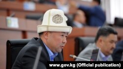 Депутат парламентской фракции «Кыргызстан» Канатбек Исаев.