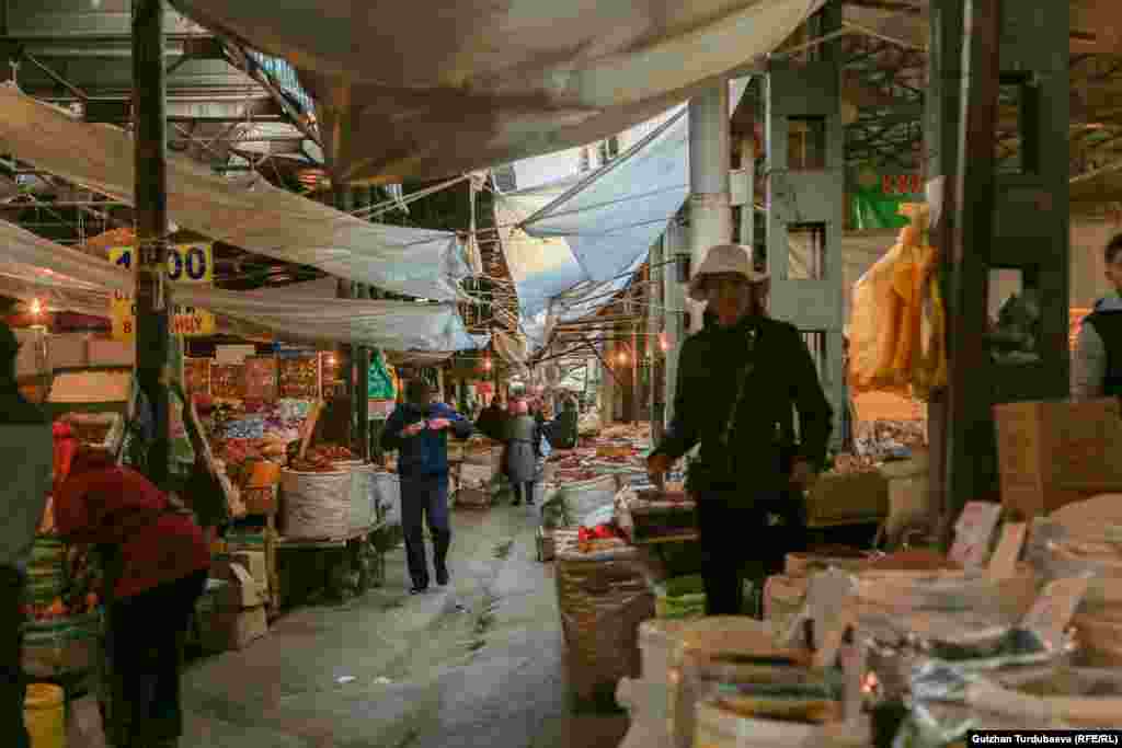 Kyrgyzstan - Bishkek - market, floor, bazaar, generic, pasta, Osh bazaar, Osh market, bazar, the products, food, undated