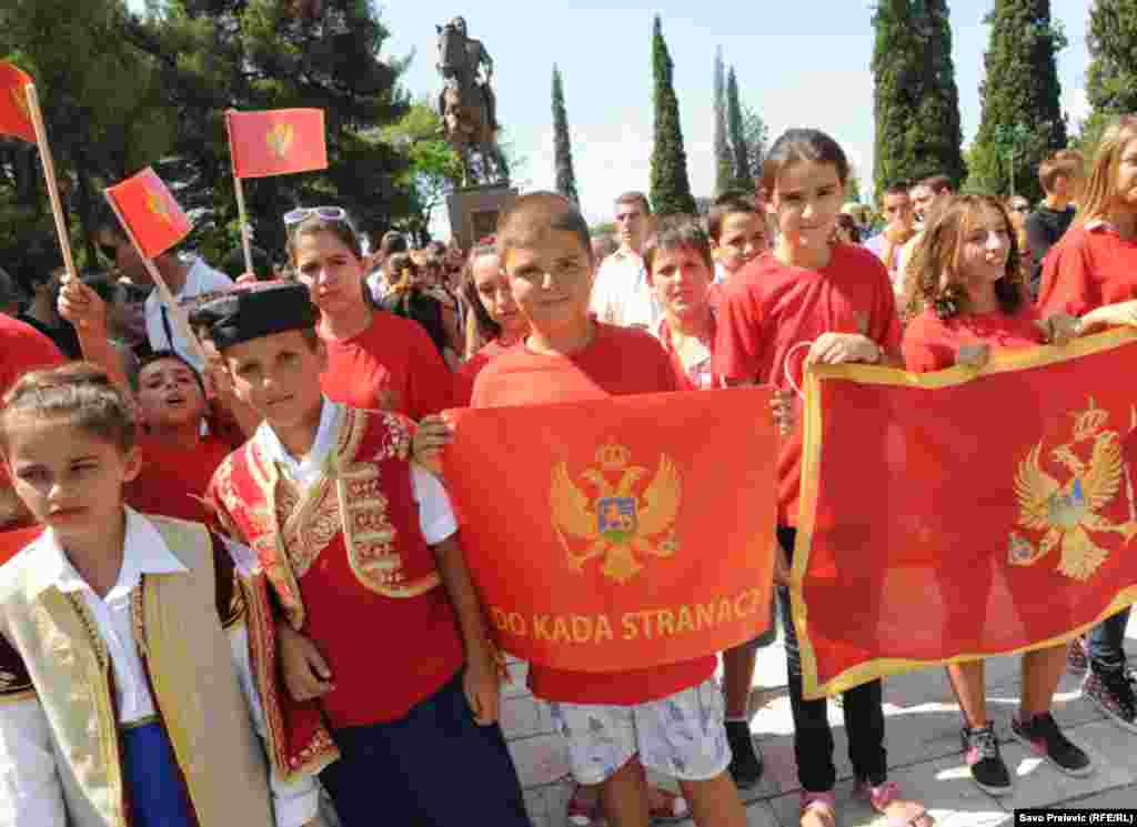 Oko 2000 Crnogoraca koji su 1991. godine izbjegli iz Albanije, protestima zahtijevaju crnogorsko državljanstvo, 03.08.2011. Foto: RSE / Savo Prelević 