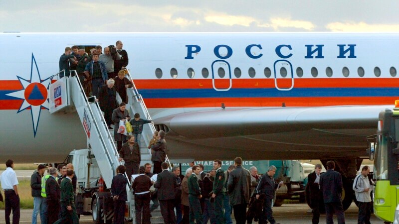 Руски авион принудно слета поради закана од бомба
