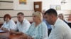 Membri ai Partidului Democrația Acasă, la CEC, în momentul depunerii documentelor pentru înregistrarea la alegerile parlamentare din 28 septembrie 2025.