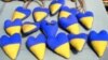 У Днепрапятроўску 5 тысяч выпускнікоў склалі сьцяг Украіны з балёнікаў