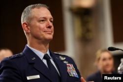 Генерал-лейтенант ВПС США Алексус Грінкевич, висунутий на посаду командувача Європейського командування США, дає свідчення перед слуханнями щодо затвердження на цій посаді в Сенаті у Вашингтоні, США, 24 червня 2025 року
