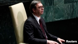 Aleksandar Vučić, predsednik Srbije, je pred Savetom bezbednosti 8. juna 2021. kazao da je Srbija, osim Mladića, Tribunalu u Hagu isporučila i druge visoke zvaničnike vojnog i političkog vrha. Na fotografiji je Vučić pred obraćanje Skupštini UN 26. septembra 2019.