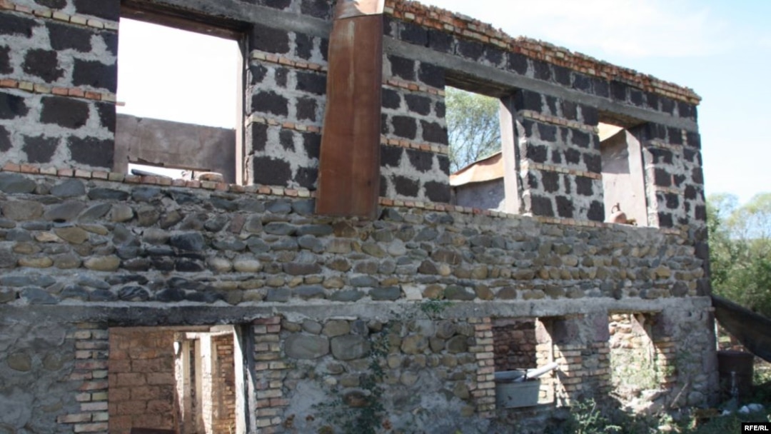 После августа 2008 года село оказалось почти полностью разрушенным