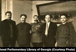 მარცხნიდან: სერგო ორჯონიკიძე, ბუდიონი, პიატაკოვი, ნესტორ ლაკობა
