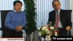 Саясый качкындар, экс-премьер-министр Акежан Кажегелдин жана экс-министр Мухтар Аблязов "K-Plus" телеканалына интервью берүүдө. Лондон, 13-март, 2010