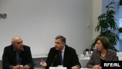 David Kakabadze of RFE's Georgian Service sits with the Georgian Deputy Prime Minister Giorgi Baramidze and Nina Nakashidze, Georgia’s Ambassador to the Czech Republic