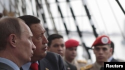 Владимир Путин и Уго Чавес