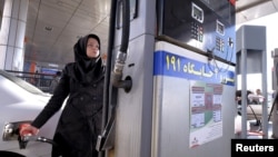 بر اساس آمار سال ۱۳۹۵ خورشیدی از میان خانوارهای ایرانی ۴۳ درصد صاحب خودرو بنزین‌سوز بودند.