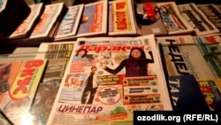 Uzbekistan - Darakchi newspaper on sell in Tashkent, 10 December 2013