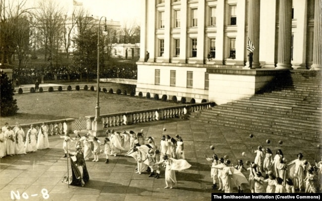 Марш суфражисток в Вашингтоне в 1913 году