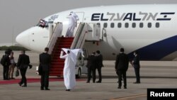 هواپیمایی مسافربری «ال‌آل» اسرائیل پس از فرود آمدن در فرودگاه ابوظبی امارات متحده عربی