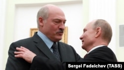 Президент России Владимир Путин (cправа) и его белорусский коллега Александр Лукашенко во время их встречи в Кремле. Москва, 29 декабря 2018 года. 