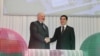 Türkmenistanyň we Belarusyň prezidentleri G.Berdimuhamedow (s) we Aleksandr Lukaşenka (ç) Garlykdaky kaliý kombinatynyň açylyş dabarasynda, 31-nji mart, 2017 
