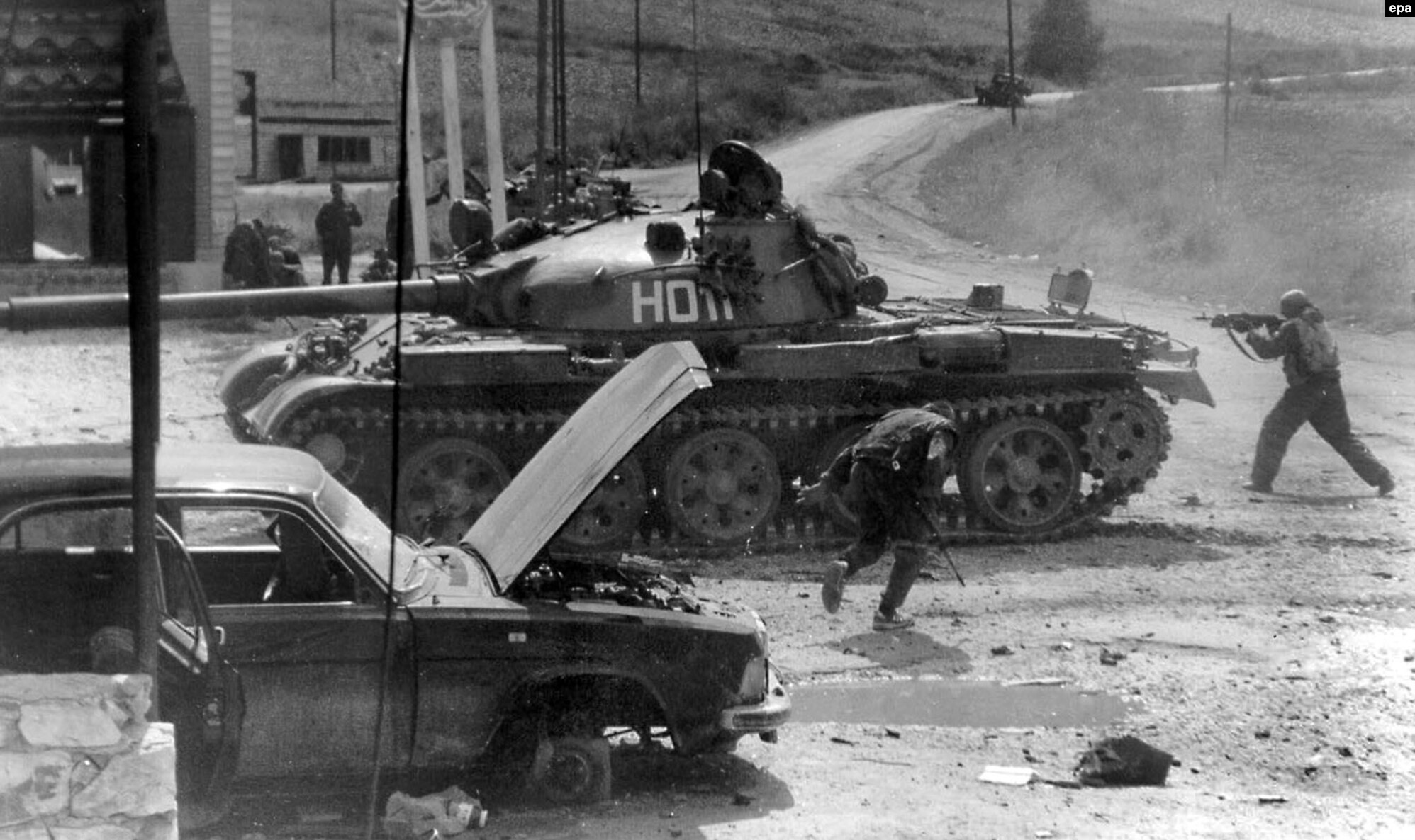 75E7917F-AC44-4002-B8AC-6023332646B4_w19