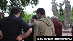 Тбилиси, 24 мая 2013 года: акция защитников прав сексуальных меньшинств "Нет теократии" 