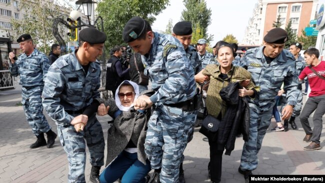 Задержания во время несанкционированной акции 21 сентября в Нур-Султане.