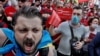 Члены партии Шария проводят демонстрацию против президента Владимира Зеленского в Киеве 17 июня 2020 года