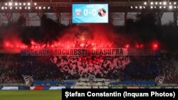 La meciul din 4 august cu FK Csikszereda Miercurea Ciuc, circa 3.000 de fani ai Stelei au întrerupt meciul din Ghencea cu torțe, petarde și mesaje antimaghiare.