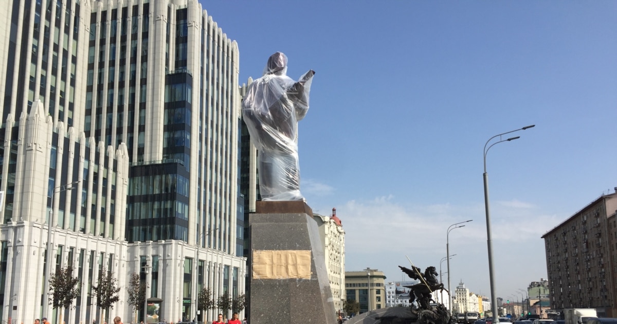 Moscow To Unveil Statue Of AK-47 Inventor Mikhail Kalashnikov