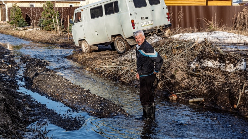 Паводок в селе Усады: большая вода текла по улицам 