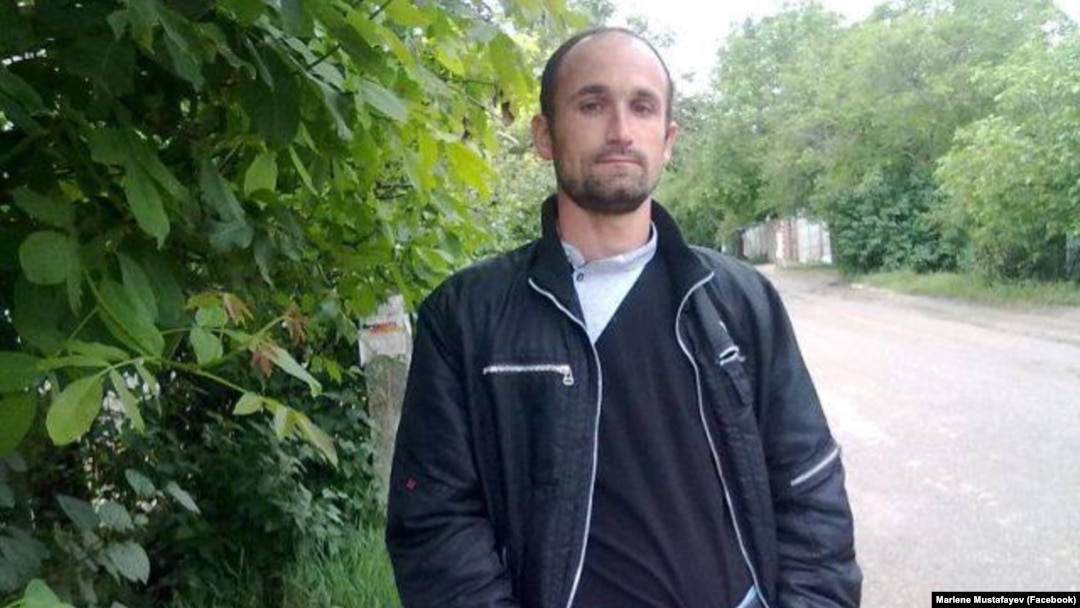  Crimean Tatar activist and lawyer Marlen Mustafayev (file photo)