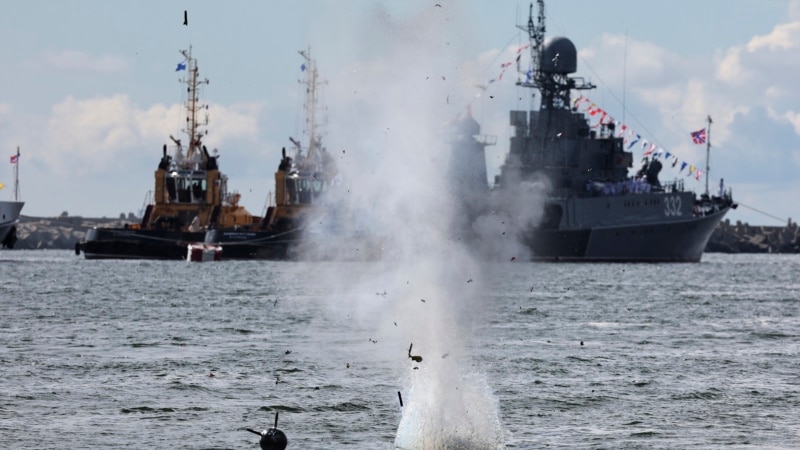 ВМФ России проводит учения – Черноморский флот в них не участвует 