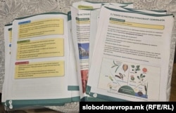 Оштетени учебници поделени на учениците.