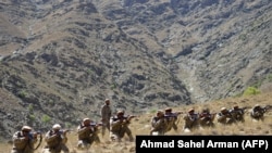 آرشیف - افراد مسلح جبهه مقاومت ملی افغانستان 