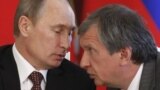 Владимир Путин и Игорь Сечин в Кремле в июле 2013 года 