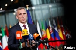 Decretarul general al NATO, Jens Stoltenberg, a spus ieri că Alianța va pregăti în perioada următoare grupuri de luptă care ar putea ajunge pe teritoriul României.