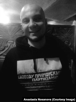Владимир Акименков в одежде в поддержку приморских партизан
