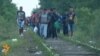 Апели за помош на Македонија и Грција за мигрантите