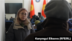 2007-жылы Ош, Ноокаттагы ооруканадан ВИЧ жуккан балдардын энелери Саламаттык сактоо министрлигинин имаратында. 2026-жыл, февраль