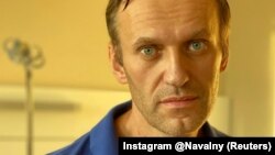 Российский оппозиционный политик Алексей Навальный в клинике «Шарите» в Берлине. Германия, снимок не датирован, получен из социальных сетей 22 сентября 2020 года.