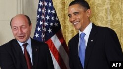 Președintele Traian Băsescu și președintele Barack Obama la Praga, aprilie 2010. 