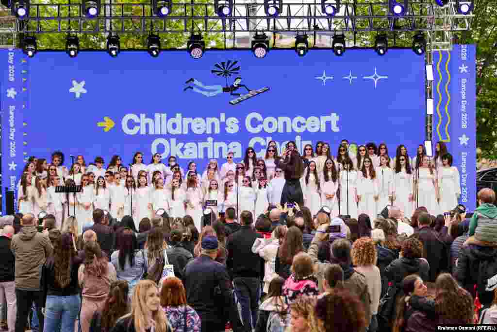 Gjatë ditës u shfaq edhe një koncert i përgatitur nga kori i fëmijëve "Okarina".