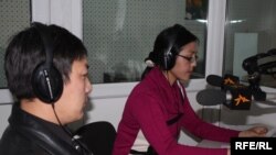 Kyrgyz Service correspondent Kanymgul Elkeeva interviews historian Turat Syrdybayev, 1 April 2010