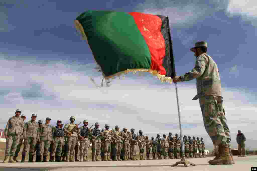 Afghan border-police officers attend a graduation ceremony in Herat. (epa/Jalil Rezayee)
