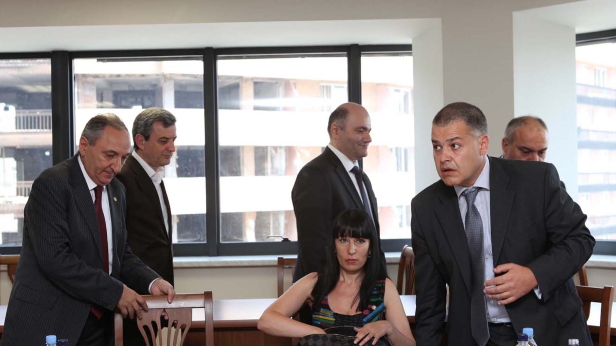 Armenian Government, Opposition To Hold More Talks